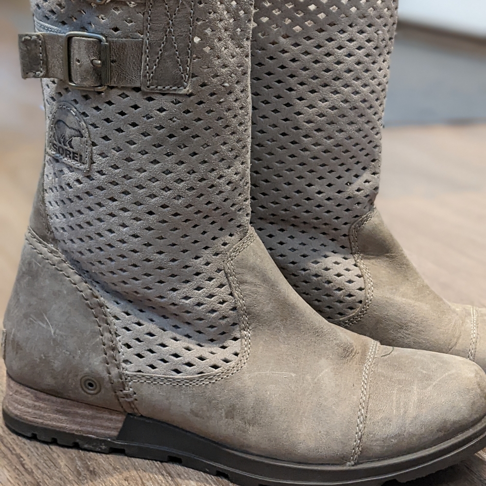 Sorel major perforated slip on boots
